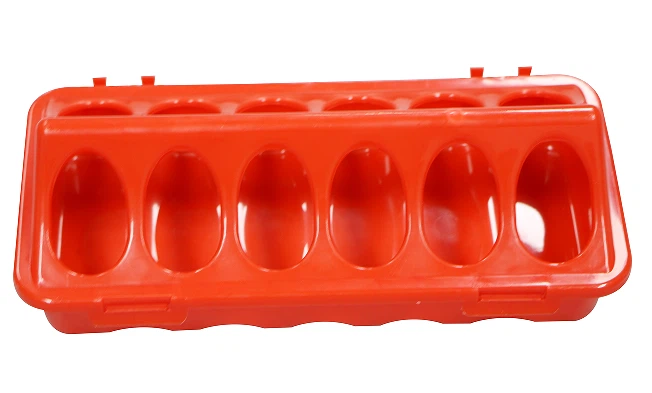 Alimentador de aves com tampa articulada de plástico